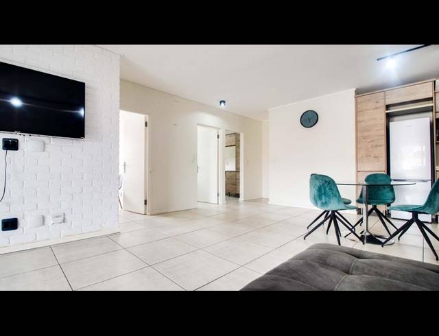 4 BEDROOM HOUSE FOR SALE IN RUIMSIG COUNTRY ESTATE